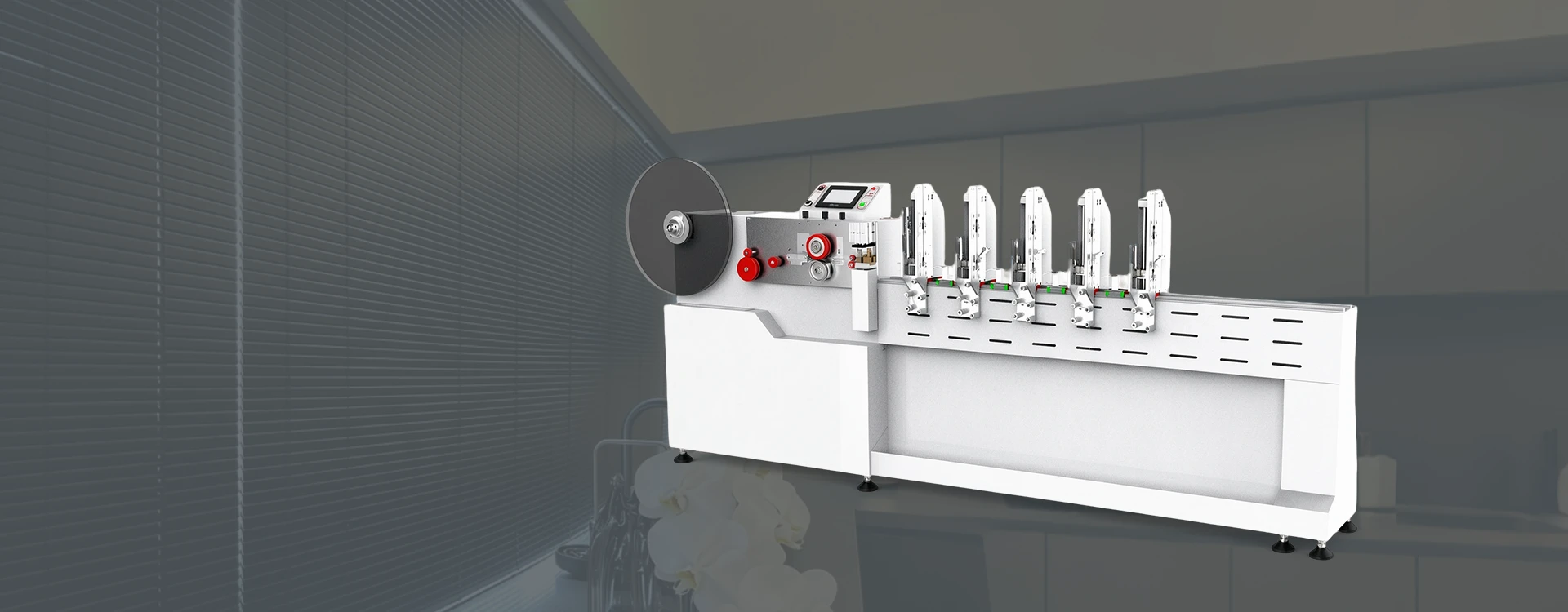 Máquina automática para persianas de aluminio